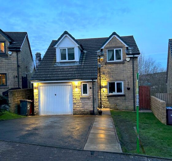 4 Bedroom houses for sale in Bolton