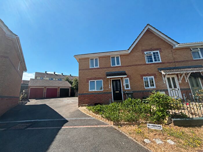 3 Bedroom House To Rent In Mary Hart Close, Street, BA16