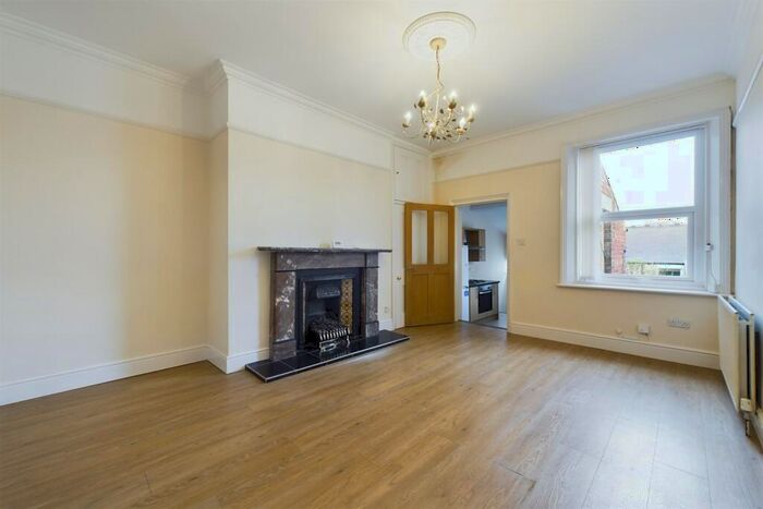 2 Bedroom Flat To Rent In Ashfield Road, Gosforth, Newcastle Upon Tyne, NE3