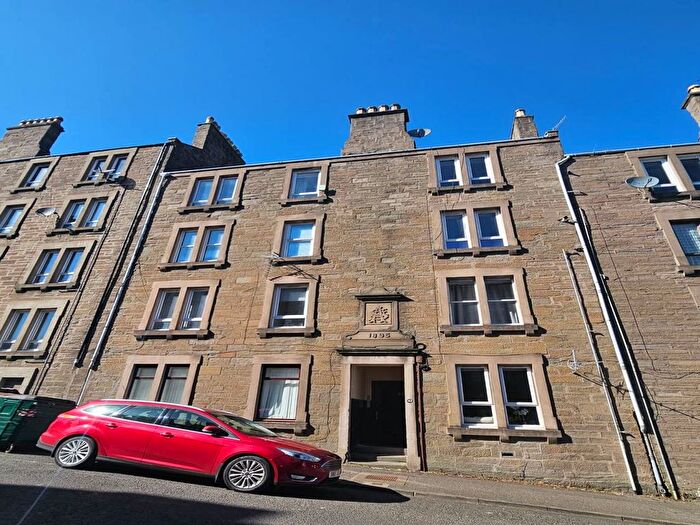 2 Bedroom Flat To Rent In Cleghorn Street, Dundee, DD2
