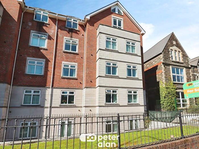 2 Bedroom Flat For Sale In Newport Road, Cardiff, CF24