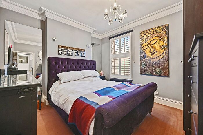 4 Bedroom Flat For Sale In Drayton Road, London, NW10