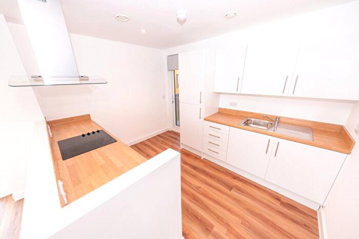 3 Bedroom Flat To Rent In The Gateway, Trafford Road, Salford, M5