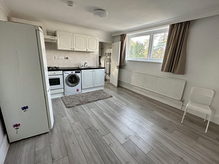 1 Bedroom Flat To Rent In Gordan Avenue, Twickenham, TW1