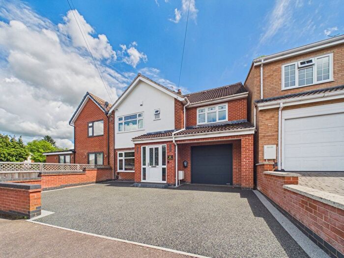 5 Bedroom Semi-Detached House For Sale In Fairstone Hill, Oadby, LE2
