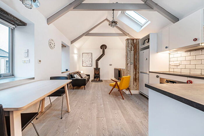 2 Bedroom Barn Conversion For Sale In New Road, Modbury, PL21