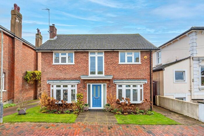 4 Bedroom Detached House For Sale In Garlinge Road, Southborough, Tunbridge Wells, TN4