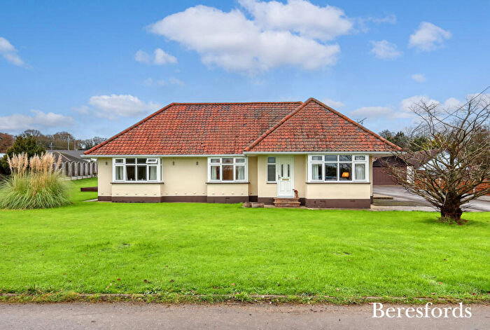 3 Bedroom Bungalow For Sale In Ramsden Park Road, Ramsden Bellhouse, CM11