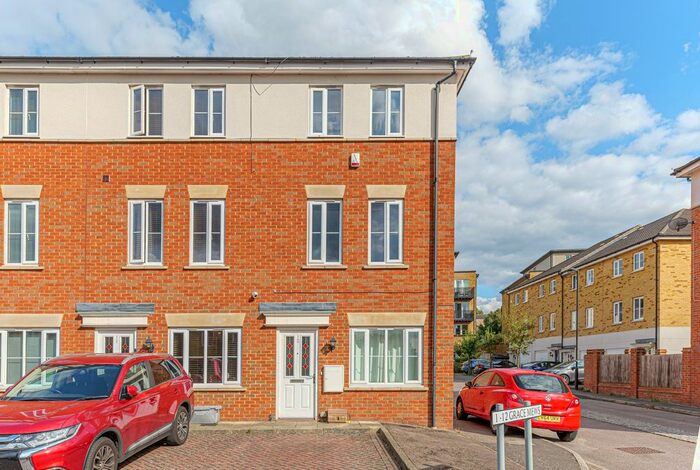 4 Bedroom End Of Terrace House To Rent In Grace Mews, Beckenham, BR3