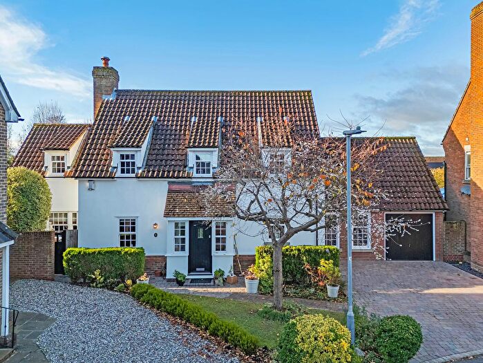 4 Bedroom Detached House For Sale In Cambridge Close, Stock, CM4