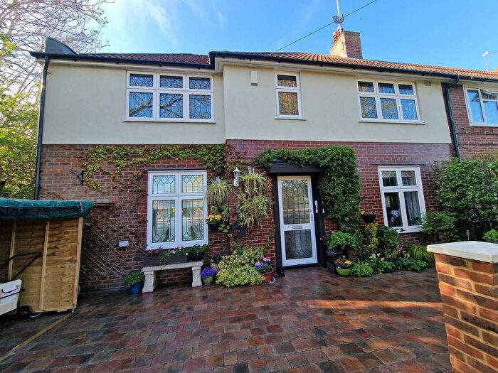 4 Bedroom End Terrace House For Sale In Reigate Avenue, Sutton, SM1