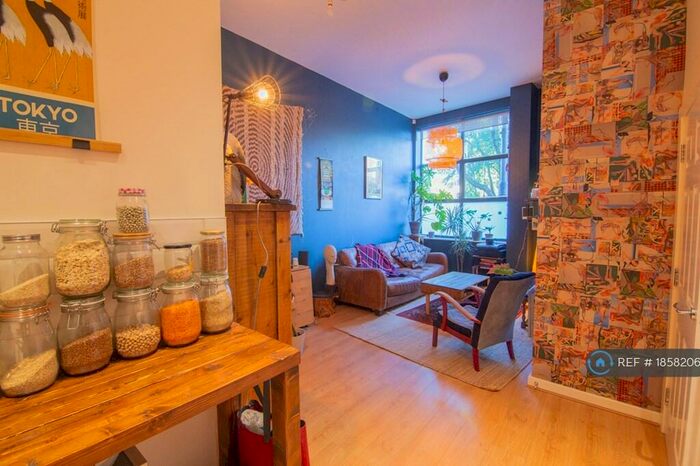 2 Bedroom Flat To Rent In Infirmary Road, Sheffield, S6