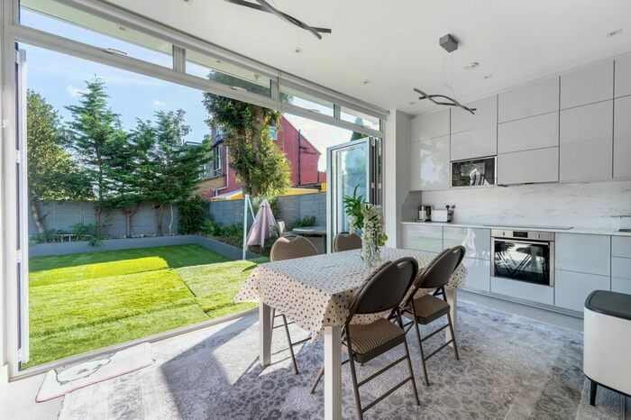 5 Bedroom End Of Terrace House To Rent In Aberdeen Road, Dollis Hill, London, NW10