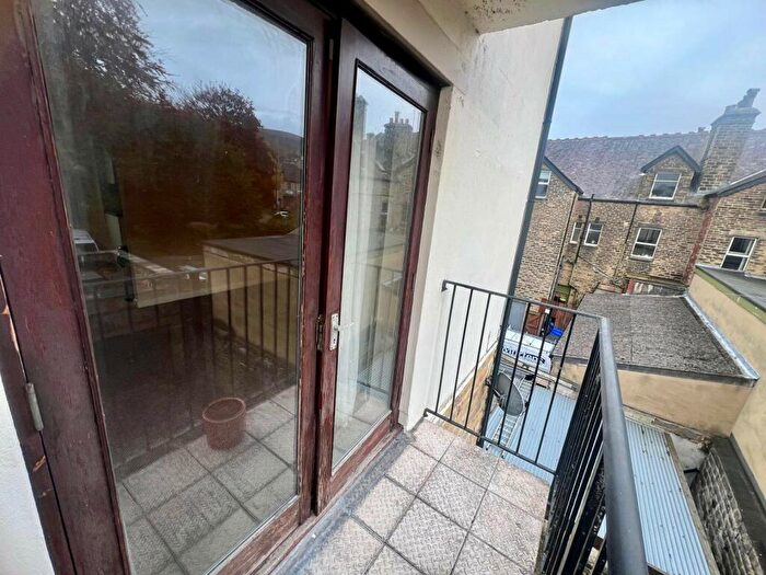 1 Bedroom Flat To Rent In Regent Road, Ilkley, West Yorkshire, LS29