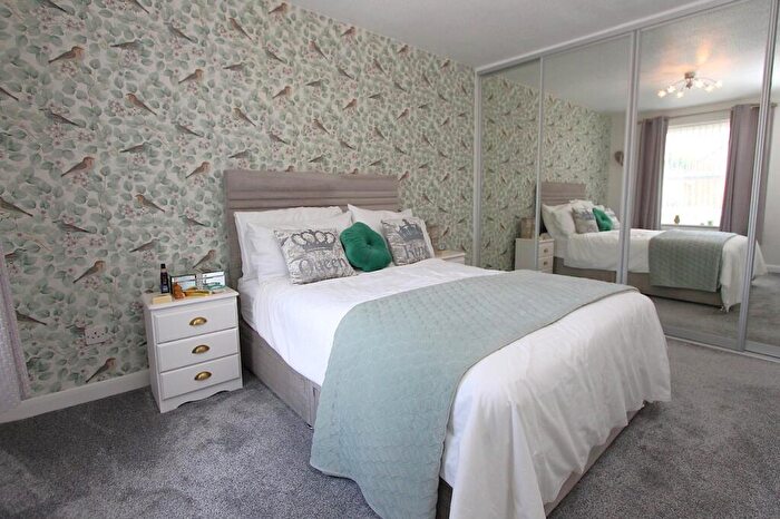 3 Bedroom Semi-Detached House For Sale In Norbury Drive, Brierley Hill, DY5