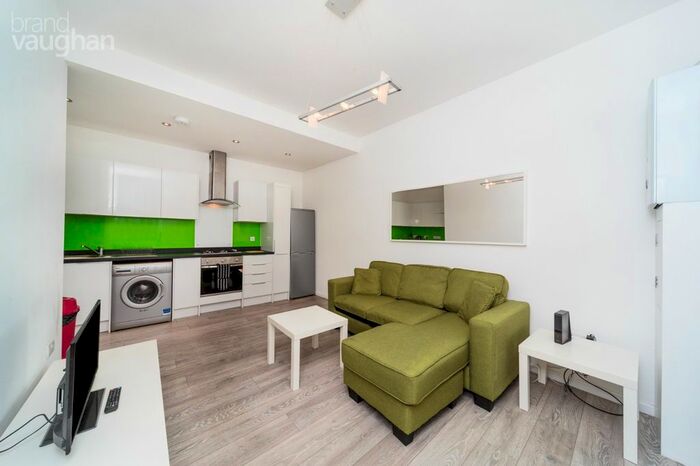 3 Bedroom Terraced House To Rent In Newmarket Terrace, Brighton, BN2