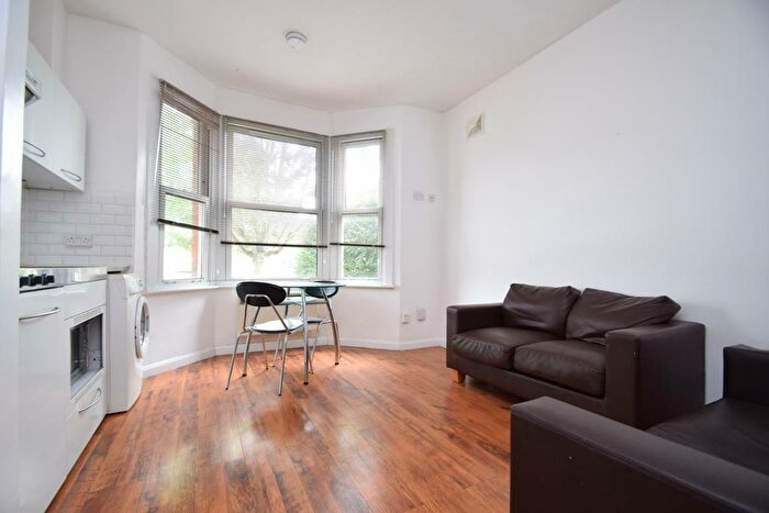 1 Bedroom Apartment To Rent In Hallowell Road, Northwood, HA6