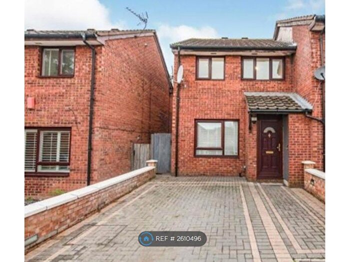 3 Bedroom Semi-Detached House To Rent In Mill Hill, London, NW7