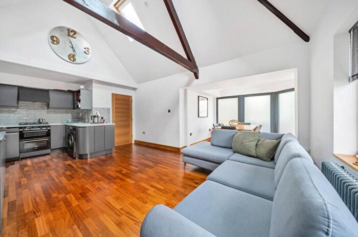 3 Bedroom Apartment To Rent In Bursill Close, Headington, OX3