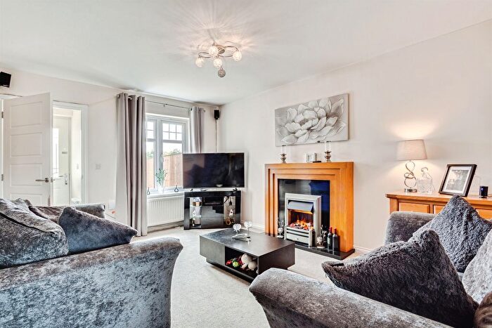 3 Bedroom Semi-Detached House For Sale In Herbage View, Crofton, Wakefield, WF4