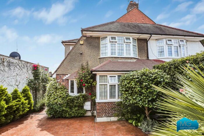 4 Bedroom Semi-Detached House To Rent In Cowper Road, Southgate, London, N14