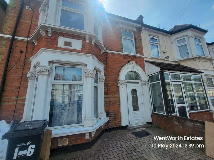 1 Bedroom Flat To Rent In Cecil Road, Ilford, IG1