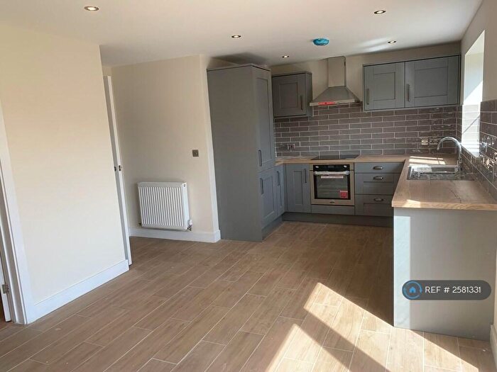 4 Bedroom End Of Terrace House To Rent In Thornton Court, Alcester, B49