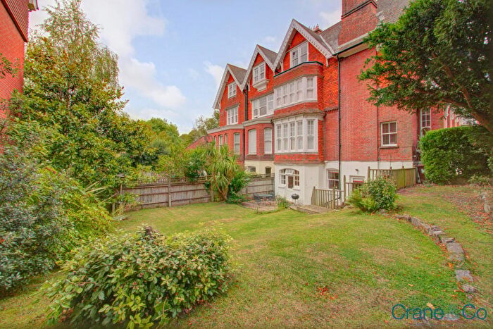 2 Bedroom Flat For Sale In Silverdale Road, Eastbourne, BN20