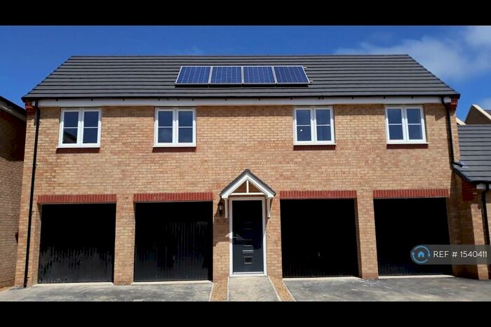 2 Bedroom Flat To Rent In Priors Hall Park, Corby, NN17