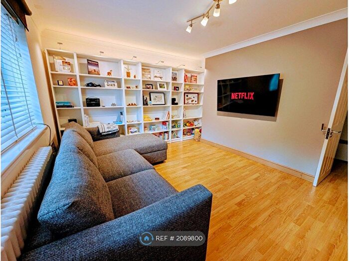 2 Bedroom Flat To Rent In Gladding Road, London, E12