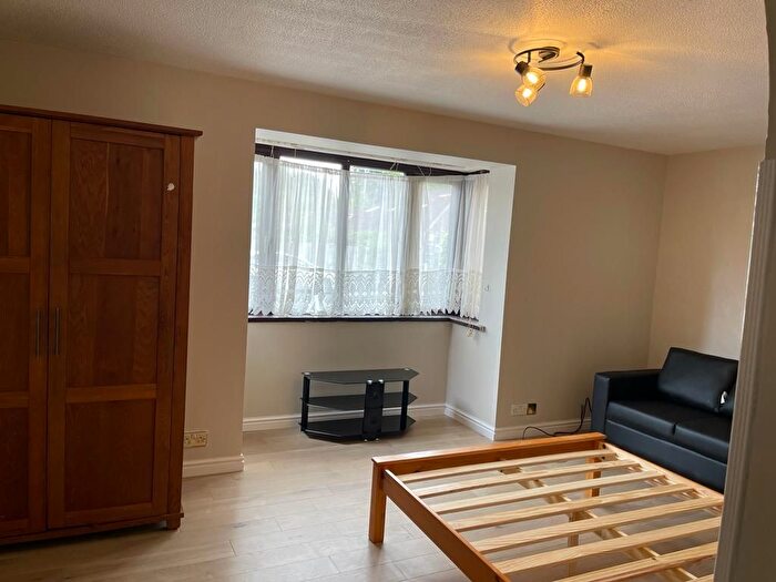 Studio To Rent In Albert Road, Hayes, UB3