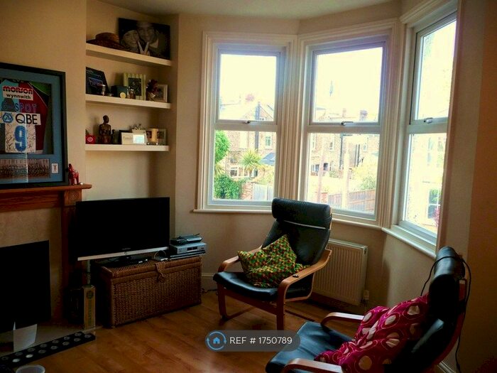 1 Bedroom Terraced House To Rent In Gothic Road, Twickenham, TW2
