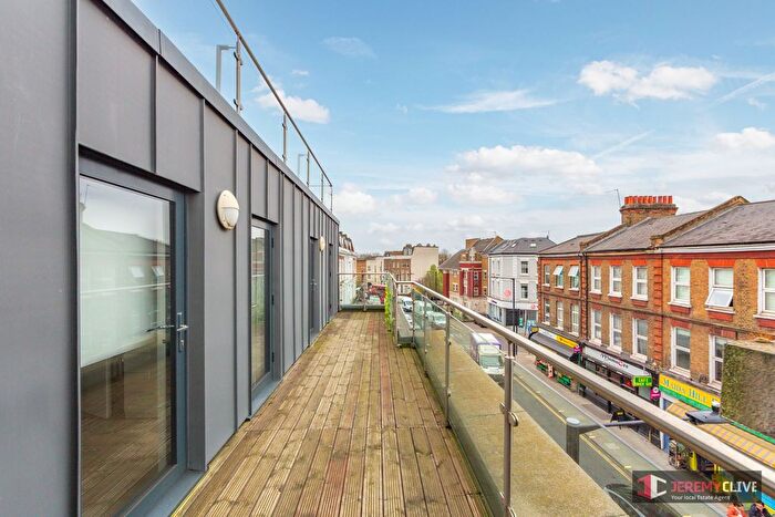 1 Bedroom Flat To Rent In Western Mews, London, W9