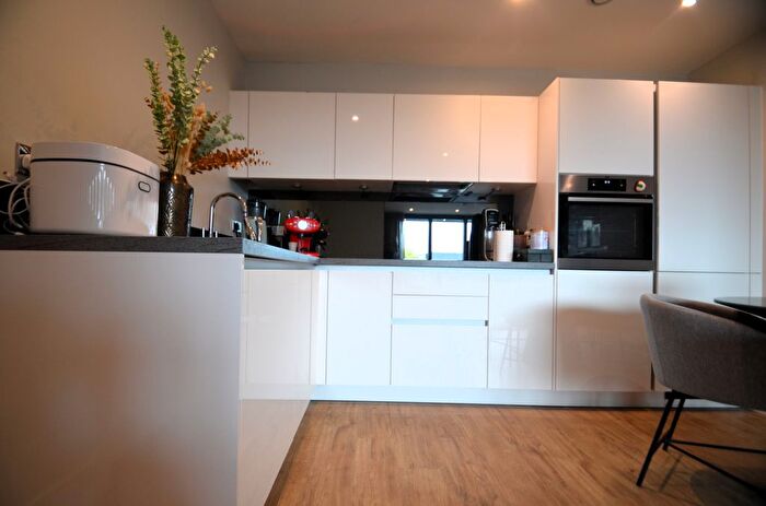 2 Bedroom Flat To Rent In Fairfield Avenue, Staines-Upon-Thames, TW18