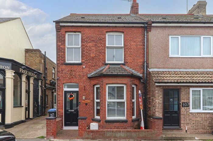 3 Bedroom End Of Terrace House For Sale In Byron Avenue, Margate, Kent, CT9