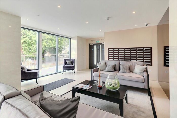 1 Bedroom Flat For Sale In London Road, Sevenoaks, Kent, TN13