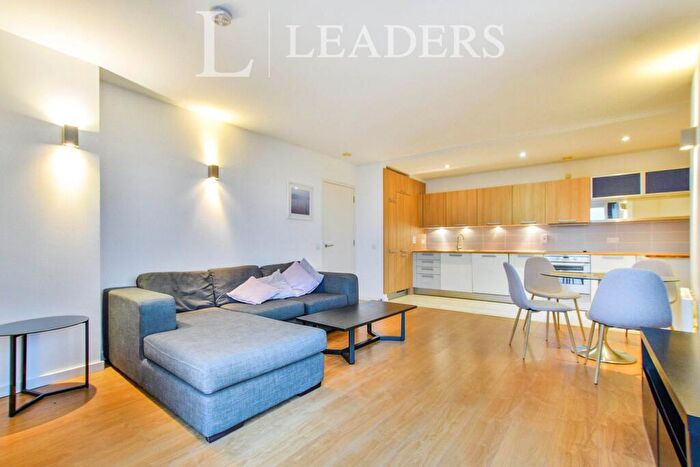 2 Bedroom Apartment To Rent In Skyline Central, Goulden Street, Manchester, M4