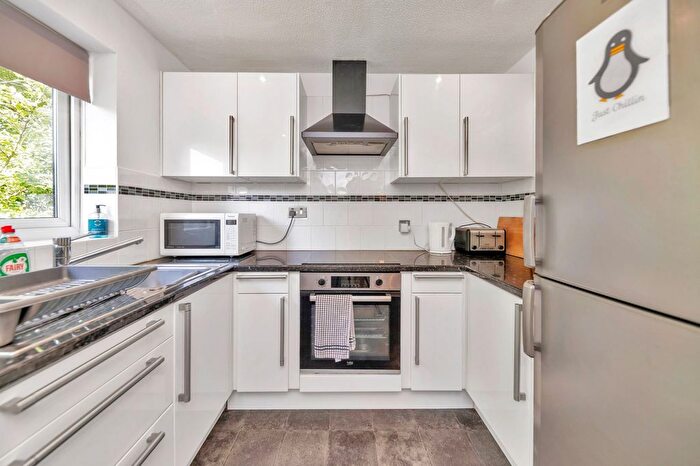 2 Bedroom Flat For Sale In Swift Close, Royston, SG8