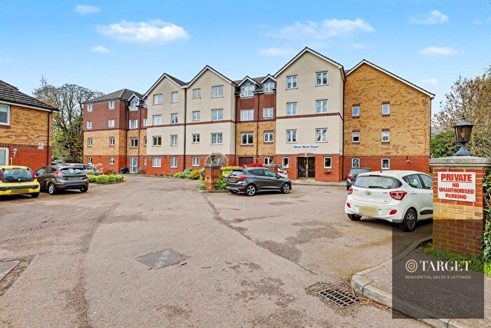 2 Bedroom Flat For Sale In Silverbirch Court, Cheshunt, EN8