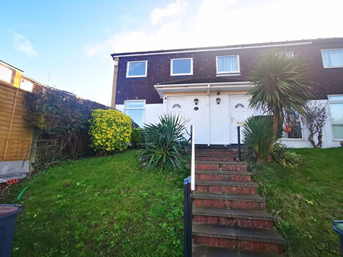 3 Bedroom End Of Terrace House To Rent In Trowbridge Gardens, Luton, LU2