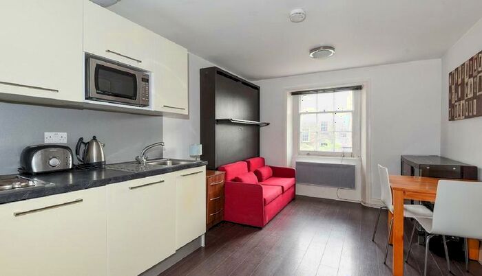Flat To Rent In Hurdwick Place, NW1