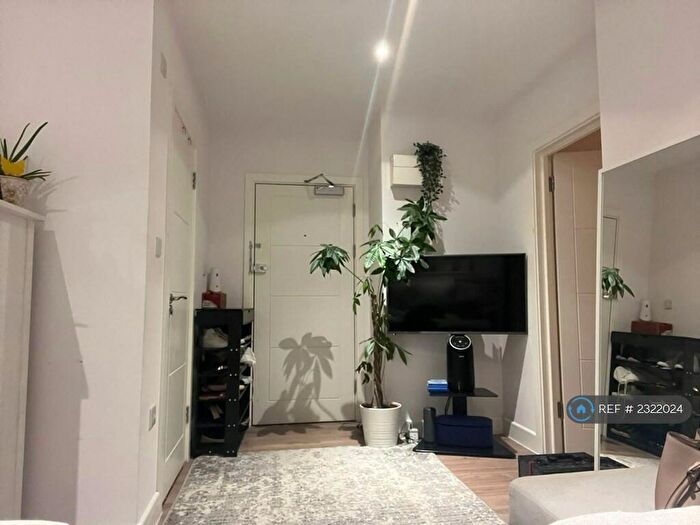 1 Bedroom Flat To Rent In Buckingham Street, Aylesbury, HP20