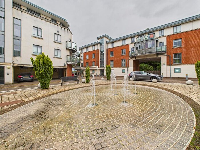2 Bedroom Flat For Sale In New Street, Chelmsford, CM1