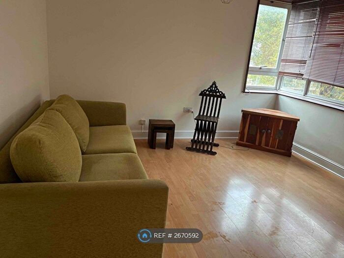 2 Bedroom Flat To Rent In Colechurch House, London, SE1