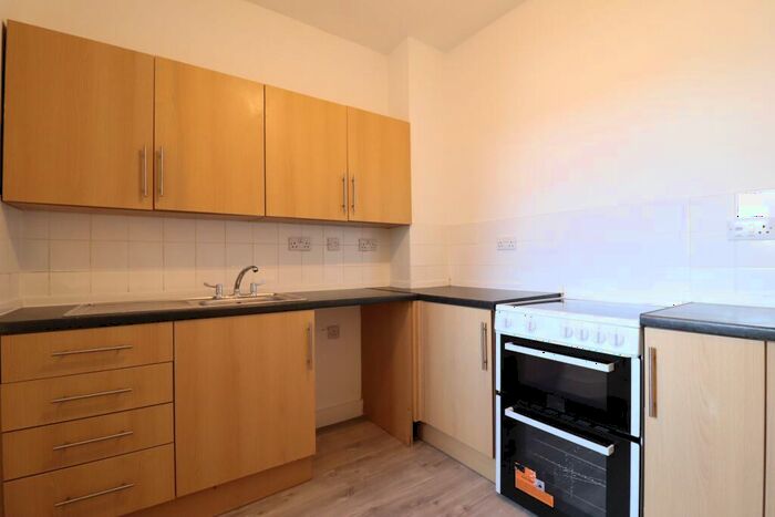 1 Bedroom Flat To Rent In Flat, Fron Terrace, Llanelli, SA15