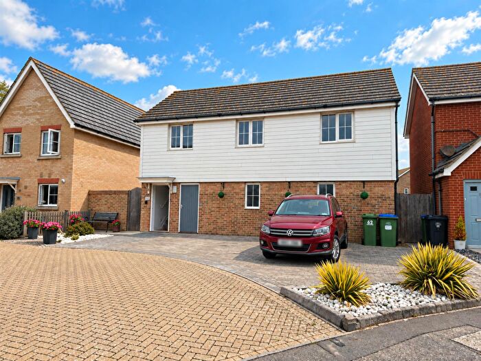 2 Bedroom Coach House To Rent In Roundhouse Crescent, Peacehaven, BN10