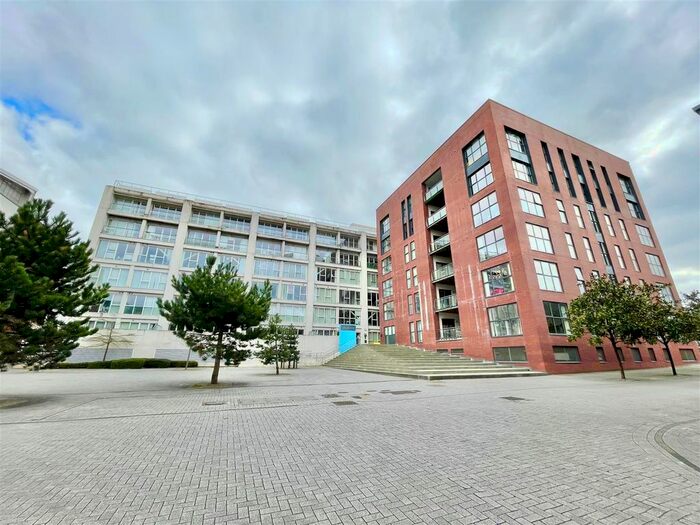 2 Bedroom Flat To Rent In Airpoint, Skypark Road, Bedminster, BS3