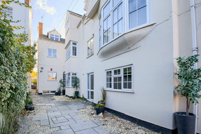 2 Bedroom Apartment To Rent In Binswood Court, Leamington Spa, CV32