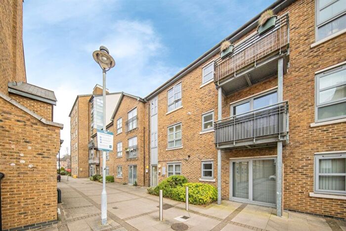 1 Bedroom Apartment For Sale In Sheepen Place, Colchester, CO3