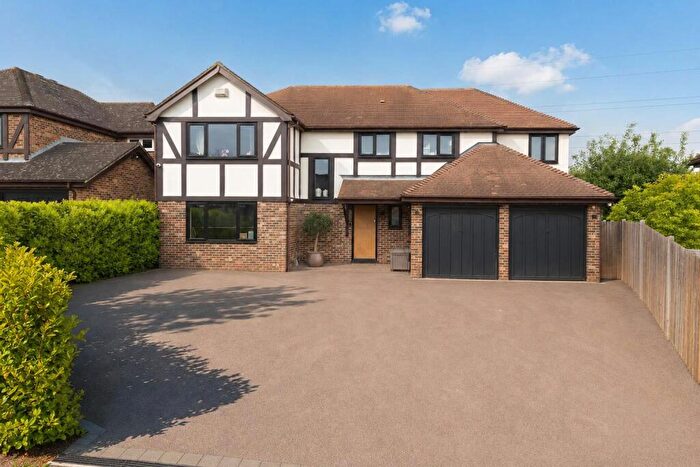 4 Bedroom Detached House For Sale In Pilgrims View, Sandling, Maidstone, ME14